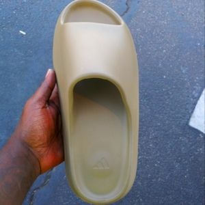 Yeezy Slides Men's Size 13 Like New